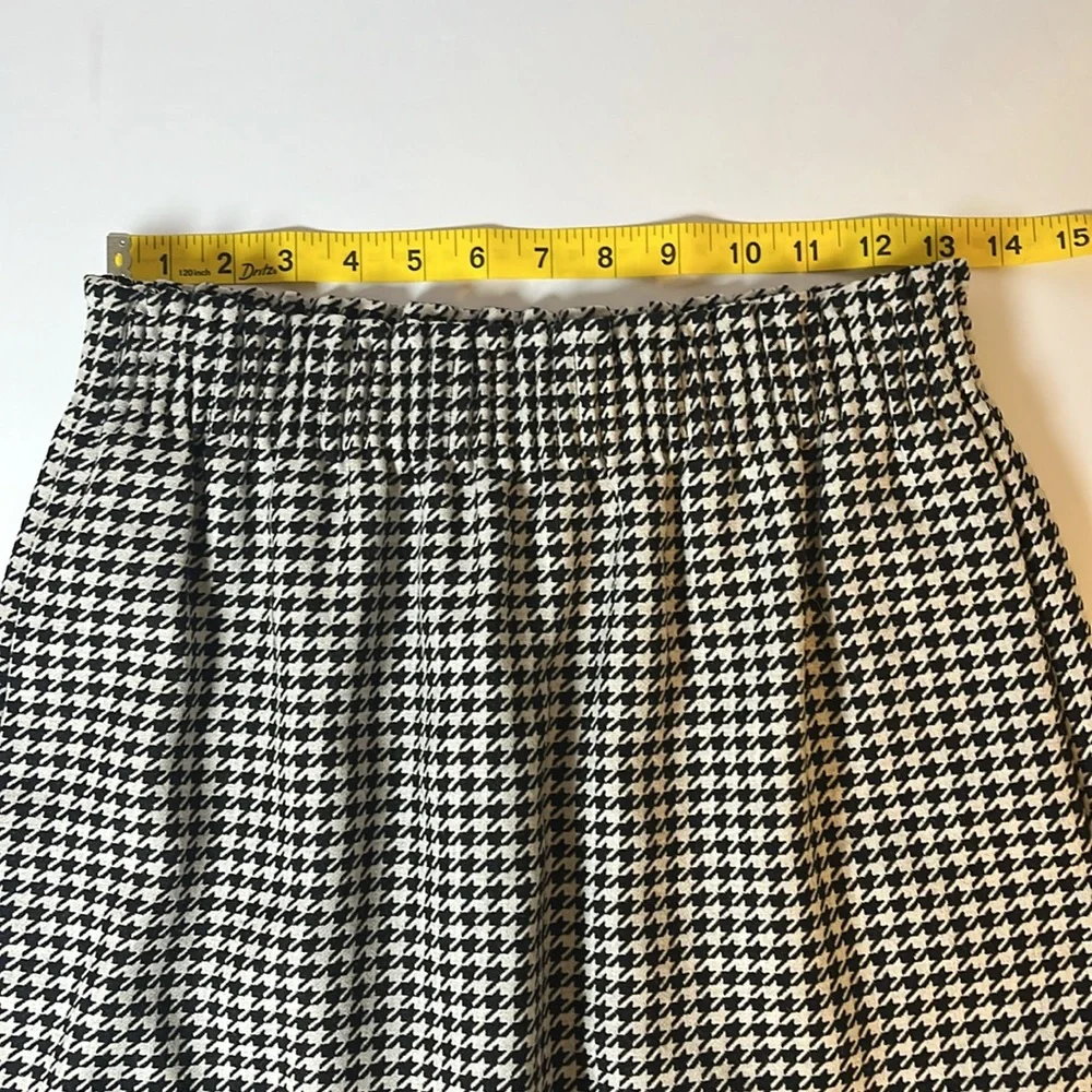 J. Crew Black and White Smocked Pull On Mini Skirt Sz 6 - Picture 9 of 10
